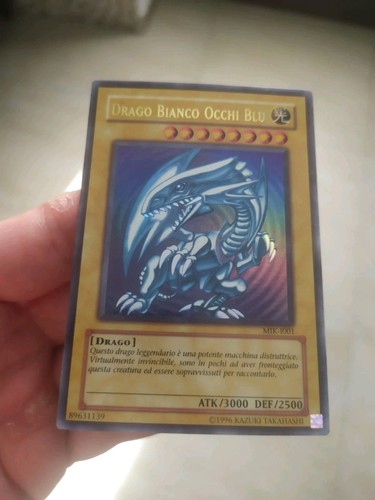 Drago bianco occhi - yu-gi-oh,